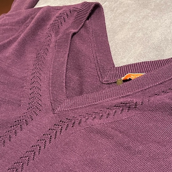 ModCloth purple v-neck sweater size Medium - Picture 2 of 7